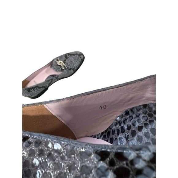 SOLE BLISS Tamara Gray/Black Snake Print Leather Slip On Flat Shoes Size 40 US 9 - Picture 7 of 9